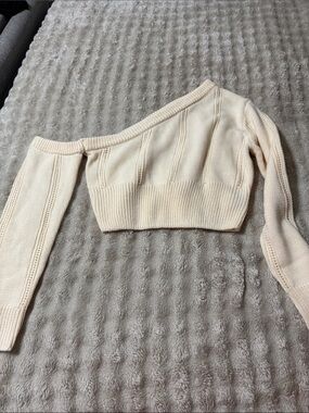 Off-the-Shoulder Cropped Sweater - Cream